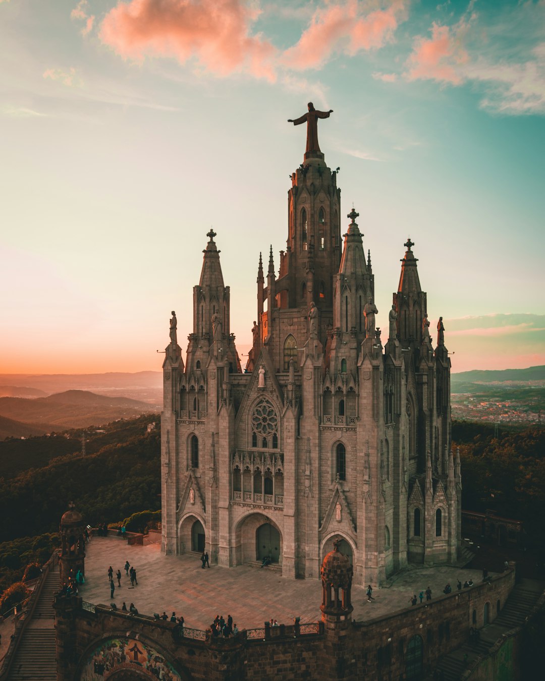 Featured image of post Exploring Barcelona on an Economy Budget